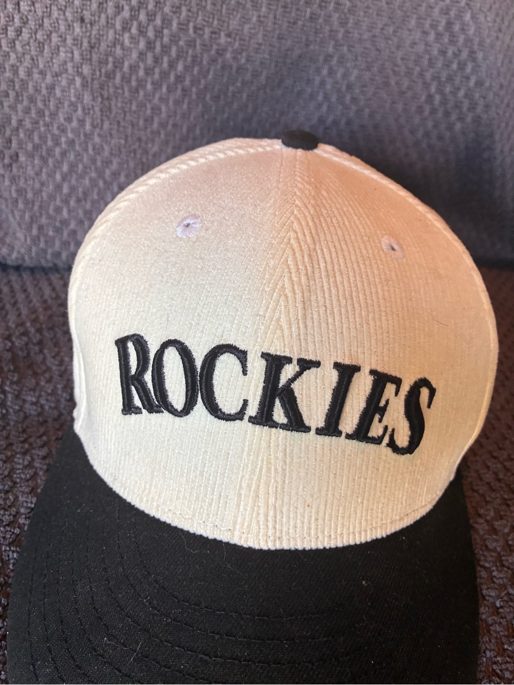 New Era Rockies Two-Tone Baseball Cap - Cream & Black - Picture 2 of 4